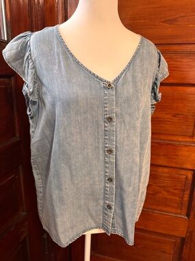 Jane and Delancey Soft Chambray Top